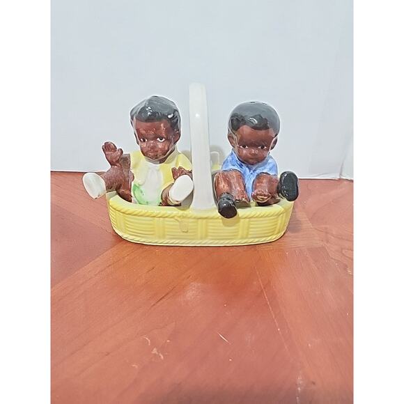 Vintage 1950's Americana Salt & Pepper Girl + Boy in Basket Betsons Japan - Picture 4 of 15